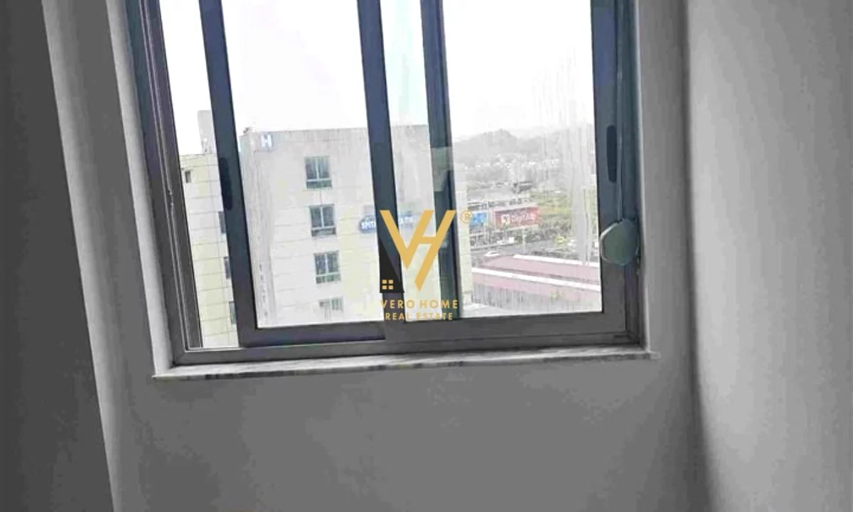 Shtepi ne shitje Apartament ne Tirane, 1+1, Mobilimi Pjeserisht e mobiluar, Pagesa 84,000  Euro.