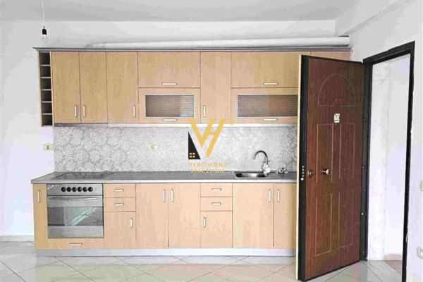 Shtepi ne shitje Apartament ne Tirane, 1+1, Mobilimi Pjeserisht e mobiluar, Pagesa 84,000  Euro.