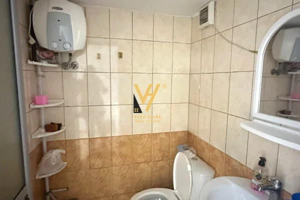 Business Property for Rent 3+1 in Tirana - 400 Euro