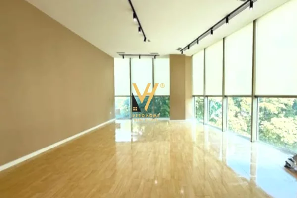 Business Property for Rent 3+1 in Tirana - 1,200 Euro