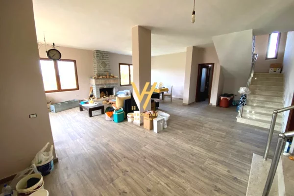 Shtepi me qera Vila Luksoze ne Tirane, 5+1, Mobilimi Pjeserisht e mobiluar, Pagesa 1,000  Euro.