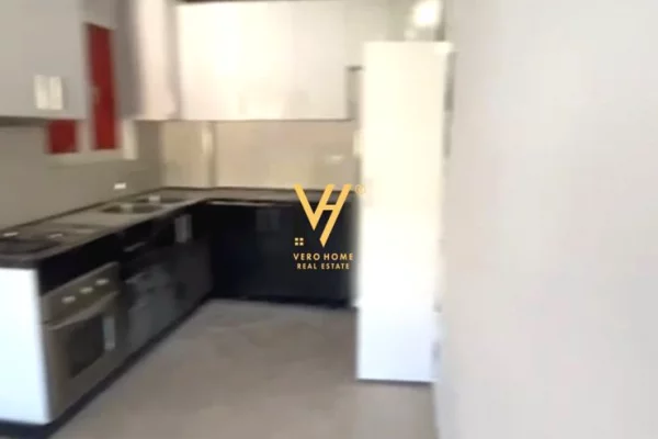 Shtepi ne shitje Shtepi Private ne Tirane, 2+1, Mobilimi E mobiluar, Pagesa 160,000  Euro.