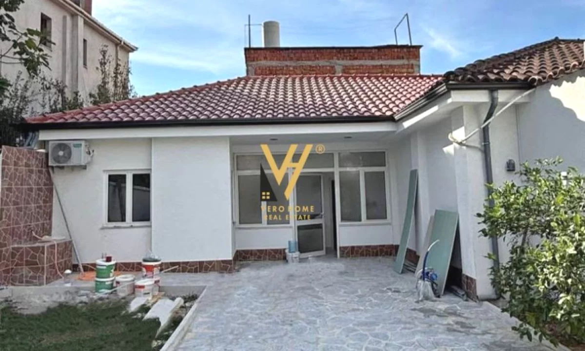 Shtepi ne shitje Shtepi Private ne Tirane, 2+1, Mobilimi E mobiluar, Pagesa 160,000  Euro.