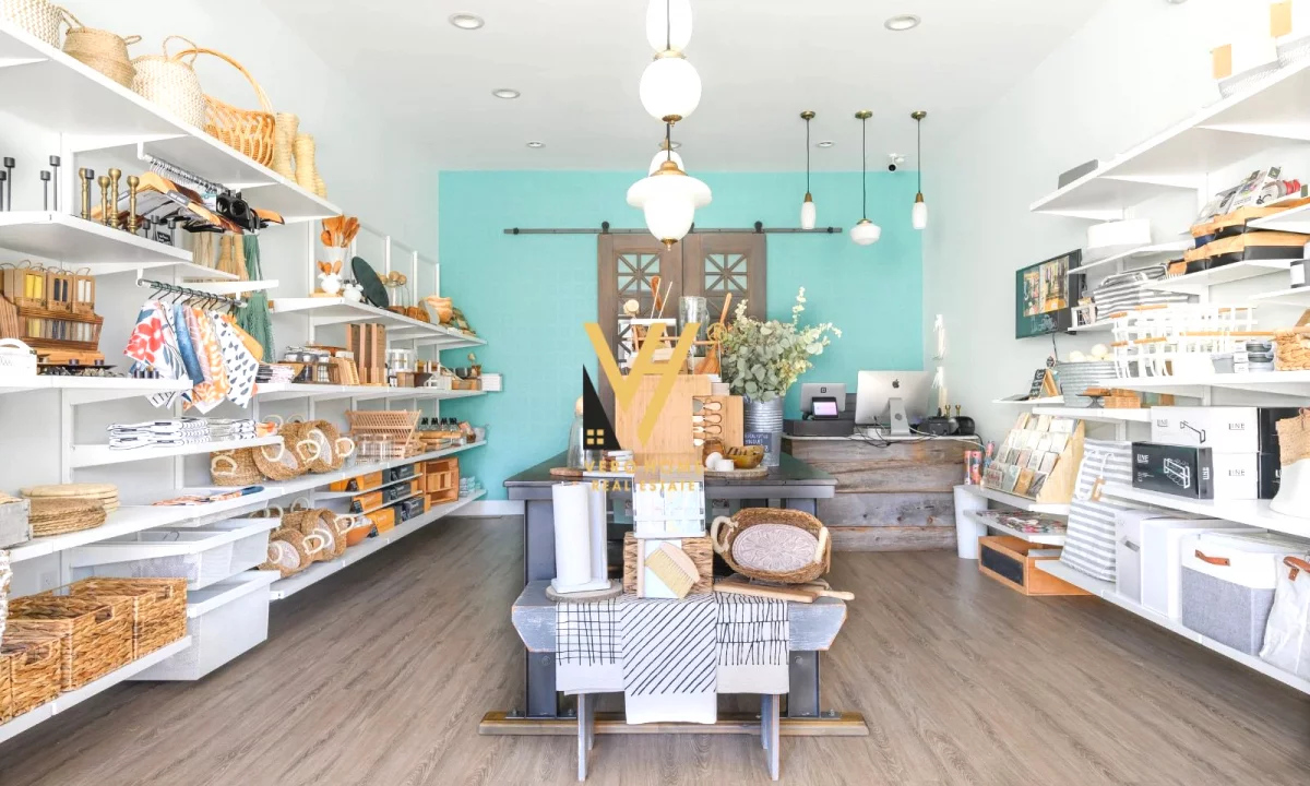 SHITET DYQAN 55 M2 TE RRUGA E BOGDANEVE 250.000 EURO