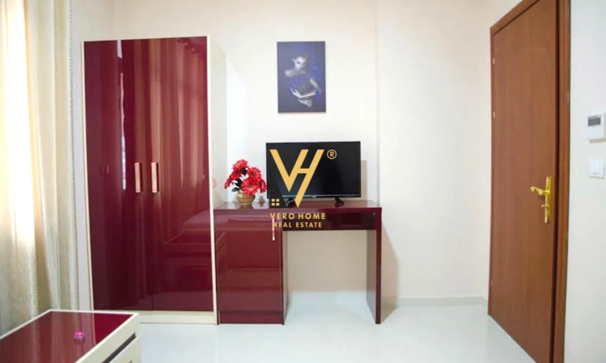 JEPET HOTEL ME QIRA TE UNAZA E RE 600.000 LEKE