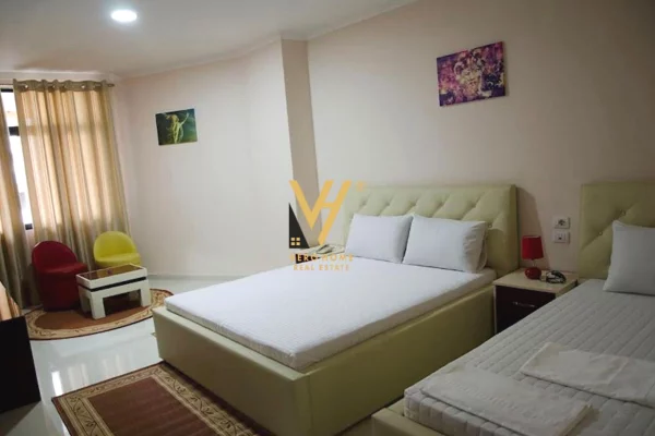 Business Property for Rent 5+1 in Tirana - 600,000 Leke