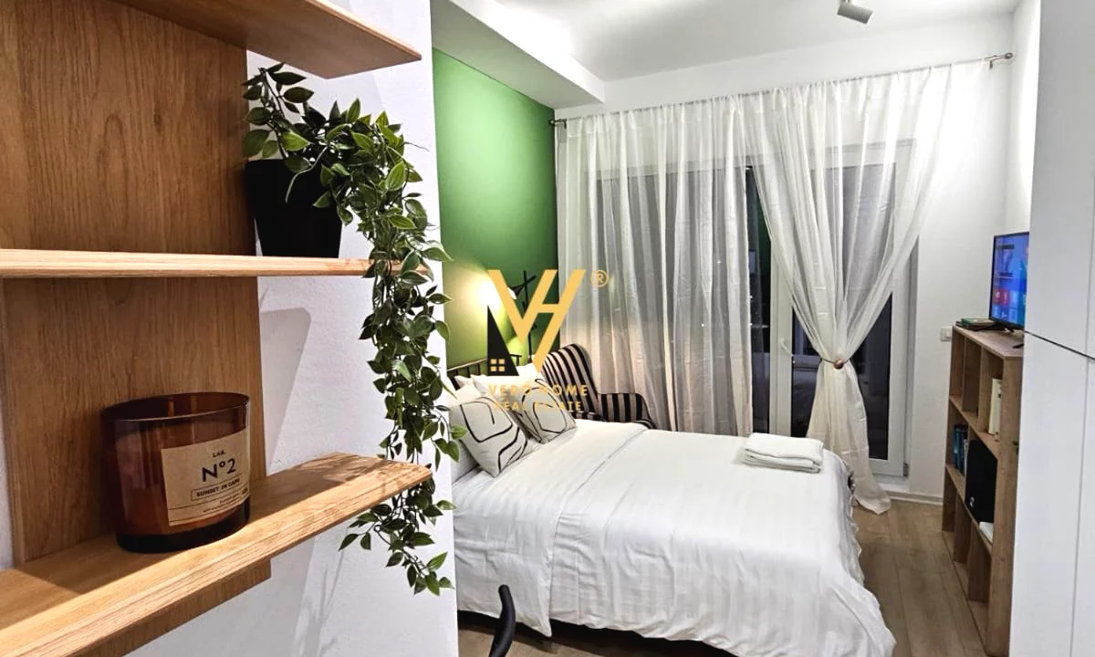 Shtepi ne shitje Apartament ne Tirane, Garsoniere, Mobilimi E mobiluar, Pagesa 93,000  Euro.