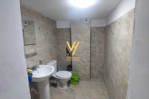 Business Property for Rent 1+1 in Tirana - 80,000 Leke