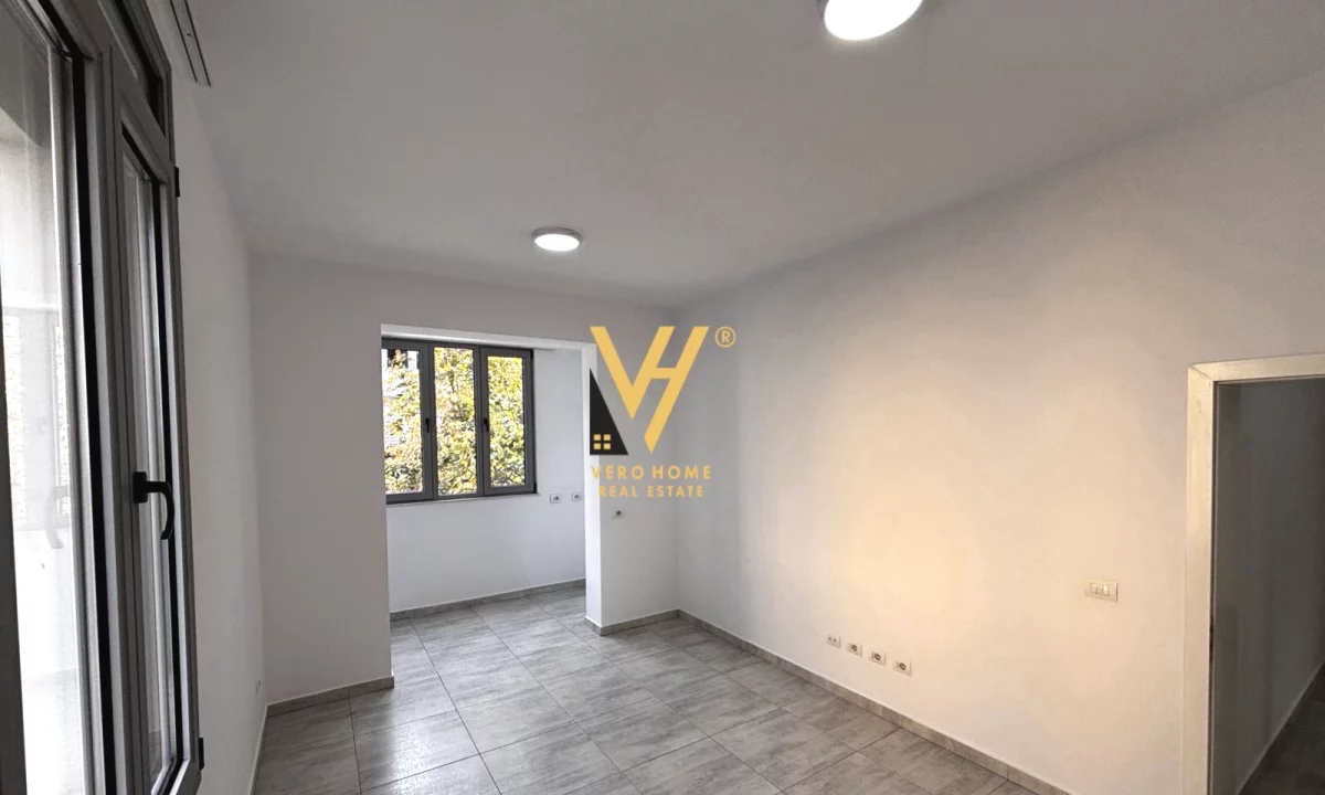 JEPET ZYRE 75 M2 TE RRUGA E DIBRES 500 EURO