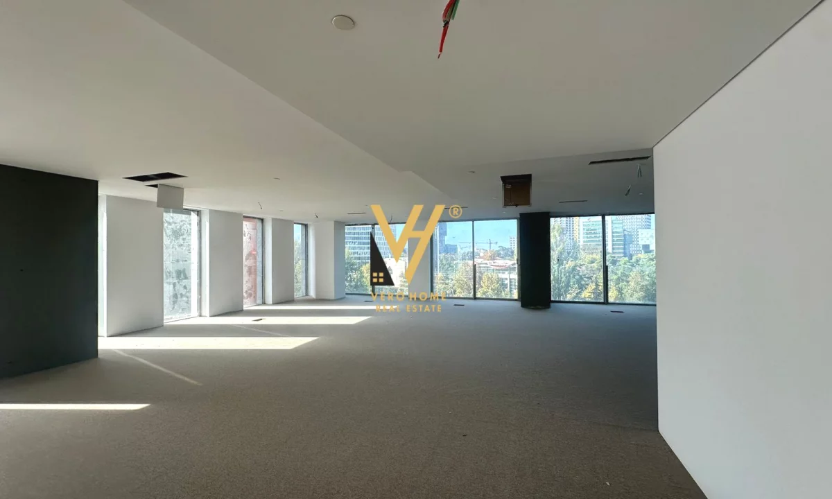 JEPET ZYRE 1.540 M2 ME QERA TE RRUGA E ELBASANIT 46.200 EURO