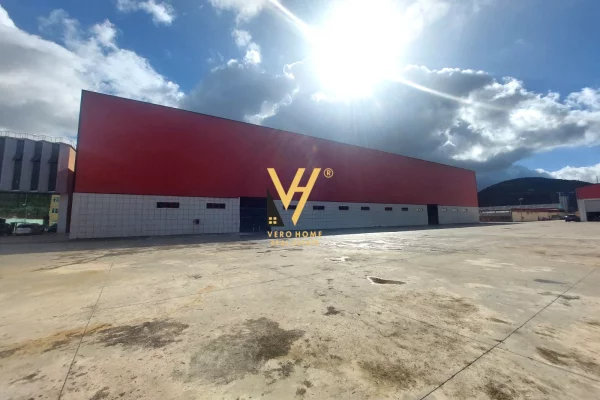 Business Property for Rent 4+1 in Tirana - 27,000 Euro