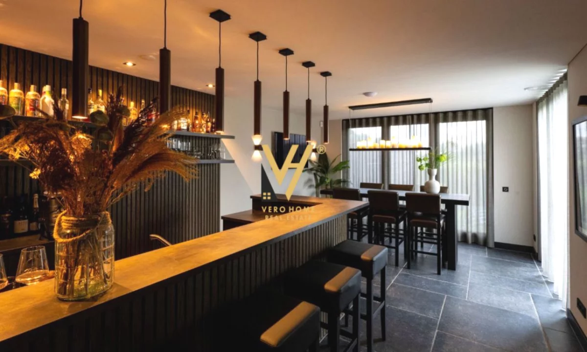 JEPET DYQAN 287 M2 ME QIRA NE ISH BLLOK 18.500 EURO