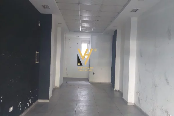 Business Property for Rent 1+1 in Tirana - 1,000 Euro