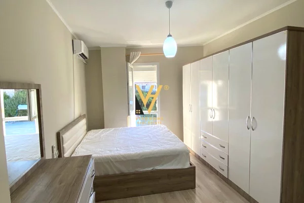 Shtepi ne shitje Apartament ne Tirane, 2+1, Mobilimi E mobiluar, Pagesa 158,000  Euro.