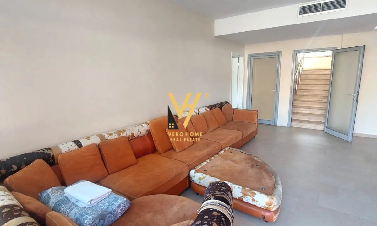 JEPET GODINE 4 KATESHE ME QERA NE VAQARR 4.000 EURO