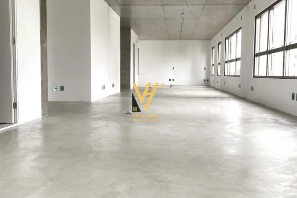 Business Property for Rent 3+1 in Tirana - 1,200 Euro