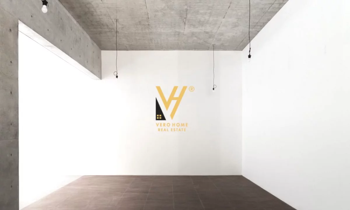 JEPET ZYRE 104 M2 ME QERA TE MINE PEZA 900 EURO