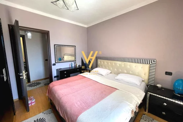 Shtepi ne shitje Apartament ne Tirane, 2+1, Mobilimi E mobiluar, Pagesa 210,000  Euro.
