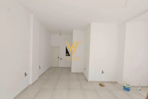 Business Property for Rent 1+1 in Tirana - 50,000 Leke