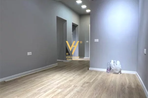 Business Property for Rent 1+1 in Tirana - 1,200 Euro