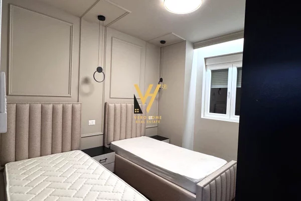 Shtepi ne shitje Apartament ne Tirane, 2+1, Mobilimi E mobiluar, Pagesa 285,000  Euro.