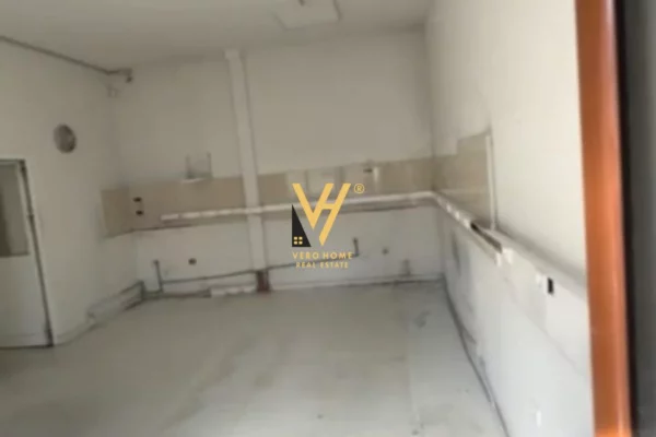 Business Property for Rent 1+1 in Tirana - 70,000 Leke