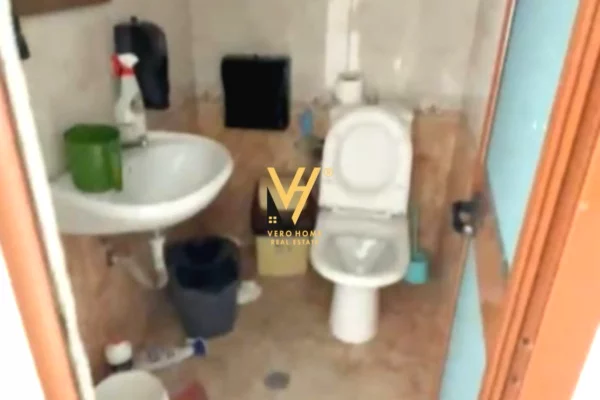 Business Property for Rent 1+1 in Tirana - 70,000 Leke