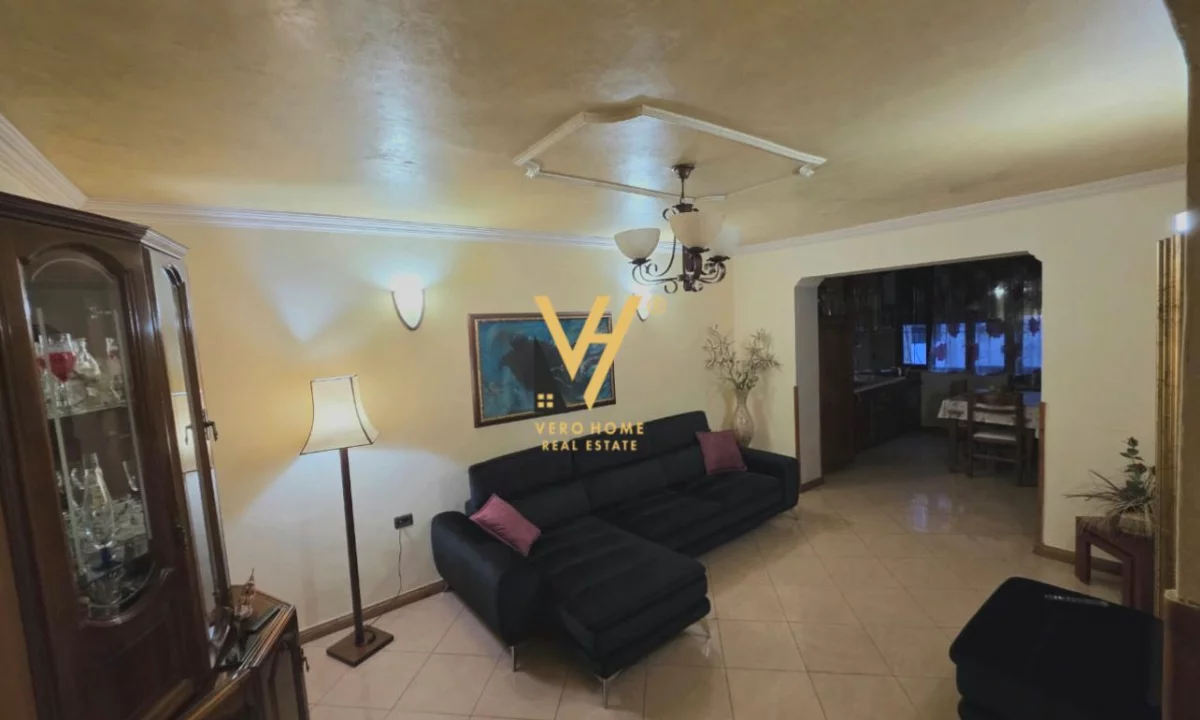 Shtepi ne shitje Apartament ne Tirane, 2+1, Mobilimi E mobiluar, Pagesa 225,000  Euro.