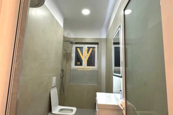 Shtepi ne shitje Apartament ne Tirane, 2+1, Mobilimi Bosh, pa mobiluar, Pagesa 168,000  Euro.