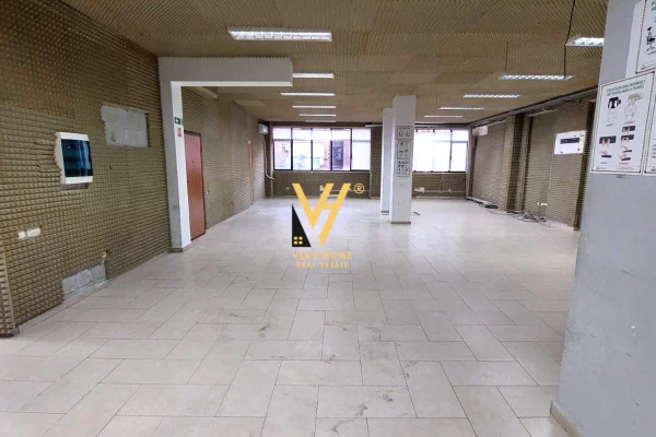 Business Property for Rent 3+1 in Tirana - 3,000 Euro
