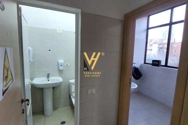 Business Property for Rent 3+1 in Tirana - 3,000 Euro