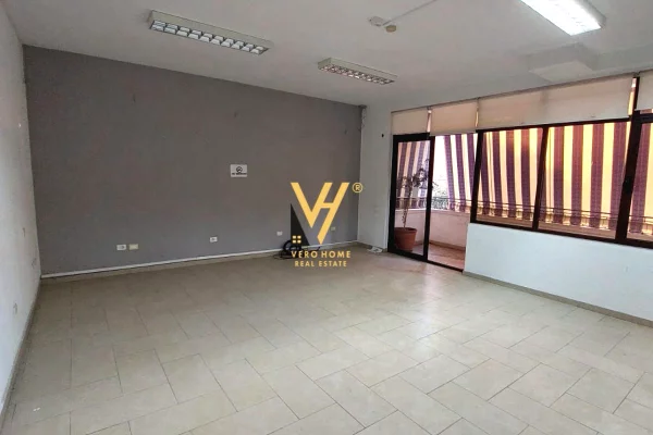 JEPET ZYRE 350 M2 ME QERA TE RRUGA PJETER BUDI 3.000 EURO