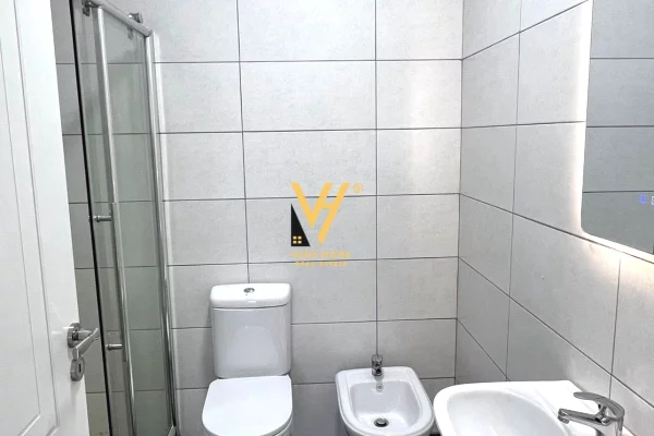 Shtepi ne shitje Apartament ne Tirane, 2+1, Mobilimi E mobiluar, Pagesa 155,000  Euro.
