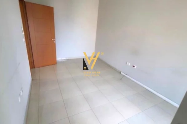 JEPET ZYRE 120 M2 ME QIRA RRUGA E BOGDANEVE 1.100 EURO