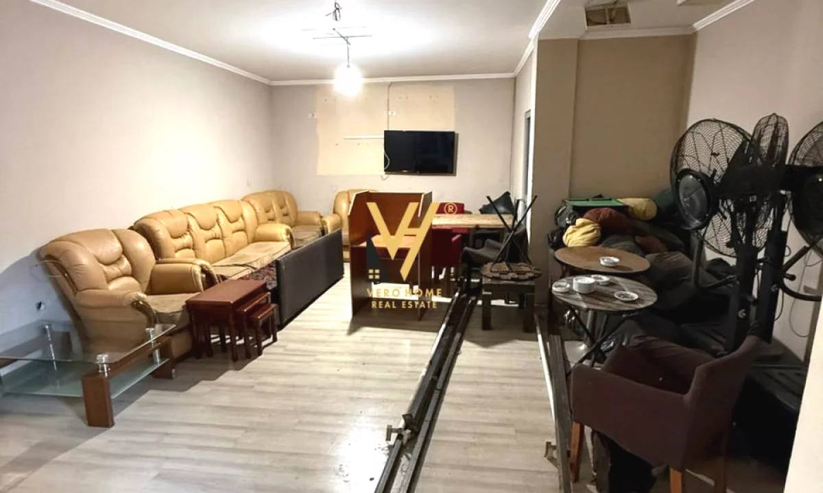 AMBIENT BIZNESI ME QIRA NE SAUK 300 EURO