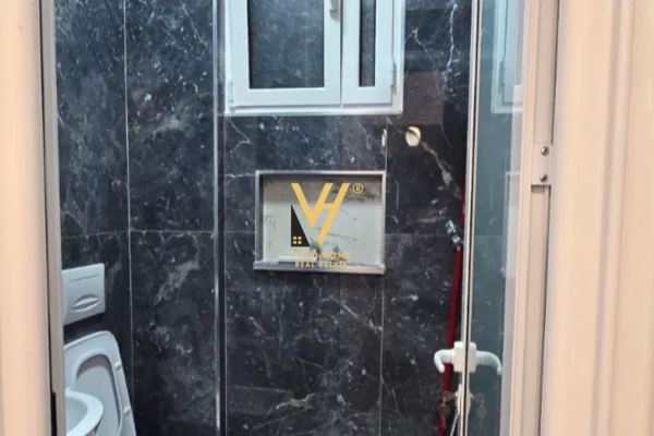 Shtepi ne shitje Apartament ne Tirane, 2+1, Mobilimi Bosh, pa mobiluar, Pagesa 218,000  Euro.