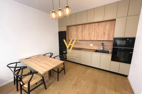 Shtepi ne shitje Apartament ne Tirane, 2+1, Mobilimi E mobiluar, Pagesa 205,000  Euro.
