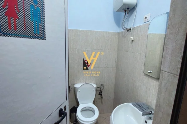 Business Property for Rent 1+1 in Tirana - 40,000 Leke