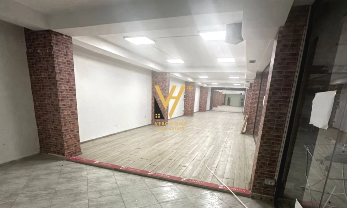 JEPET AMBIENT BIZNESI 150 M2 ME QERA TE JOENA, 21 DHJETORI 700 EURO