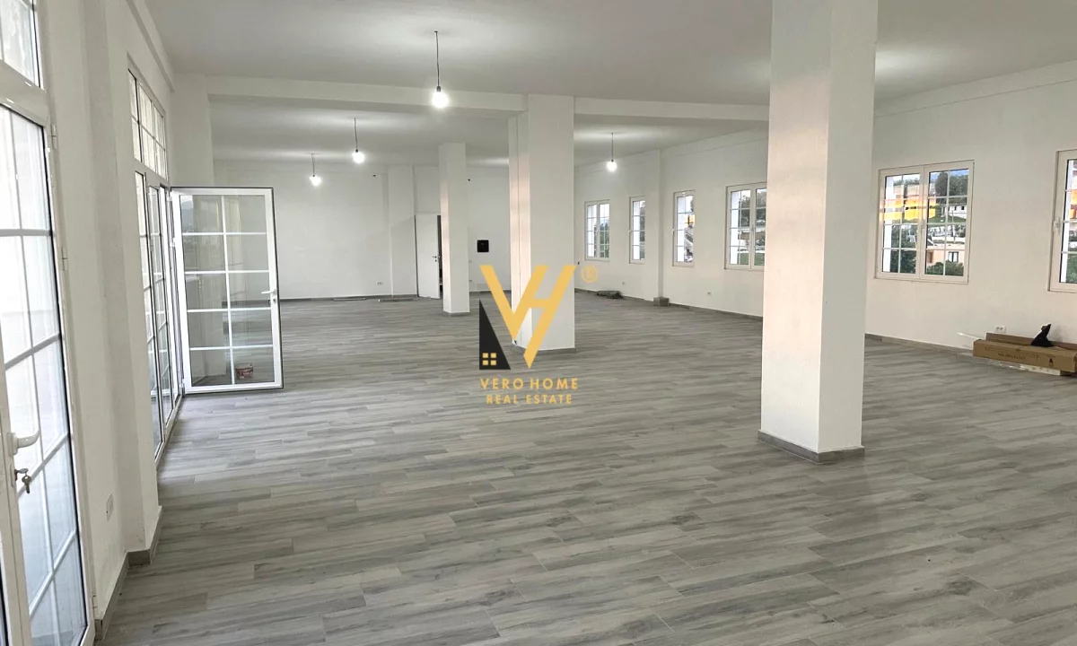 JEPET AMBIENT 250 M2 ME QIRA NE PASKUQAN 2.500 EURO