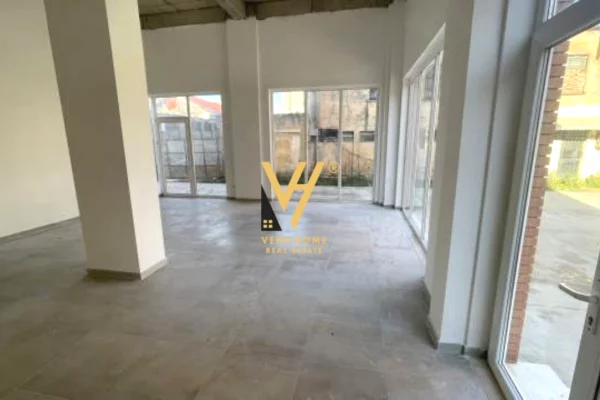 Business Property for Rent 1+1 in Tirana - 500 Euro