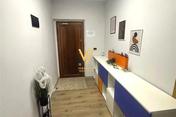 Business Property for Rent 3+1 in Tirana - 250,000 Leke