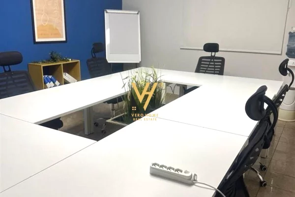 Business Property for Rent 3+1 in Tirana - 150,000 Leke