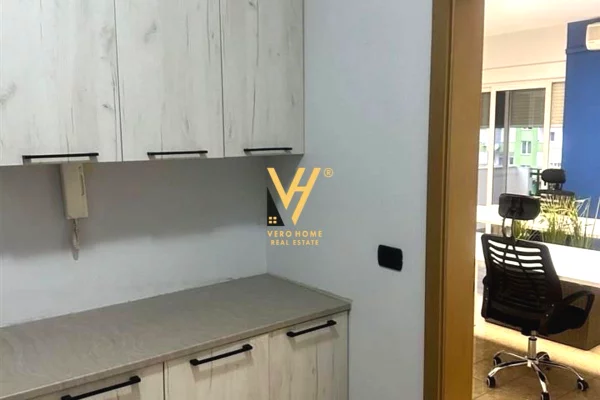 JEPET ZYRE 65 M2 ME QIRA NE BLLOK 150.000 LEKE