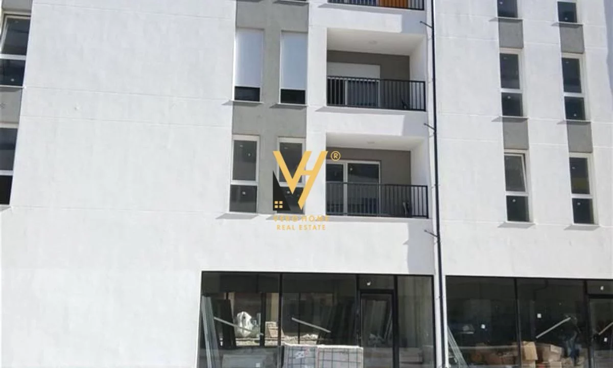 Shtepi ne shitje Apartament ne Tirane, 1+1, Mobilimi Bosh, pa mobiluar, Pagesa 77,000  Euro.