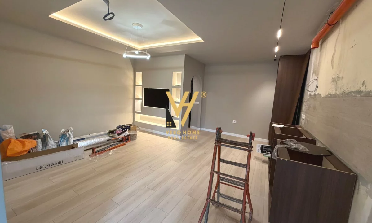 Shtepi ne shitje Apartament ne Tirane, 1+1, Mobilimi Bosh, pa mobiluar, Pagesa 182,000  Euro.