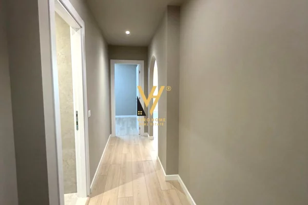 Shtepi ne shitje Apartament ne Tirane, 2+1, Mobilimi Bosh, pa mobiluar, Pagesa 275,000  Euro.