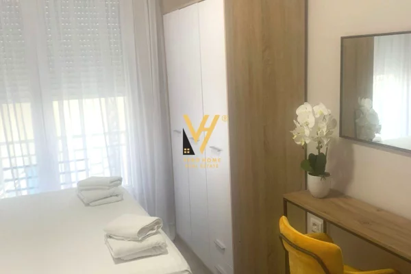 Shtepi ne shitje Apartament ne Himare, 1+1, Mobilimi E mobiluar, Pagesa 165,000  Euro.