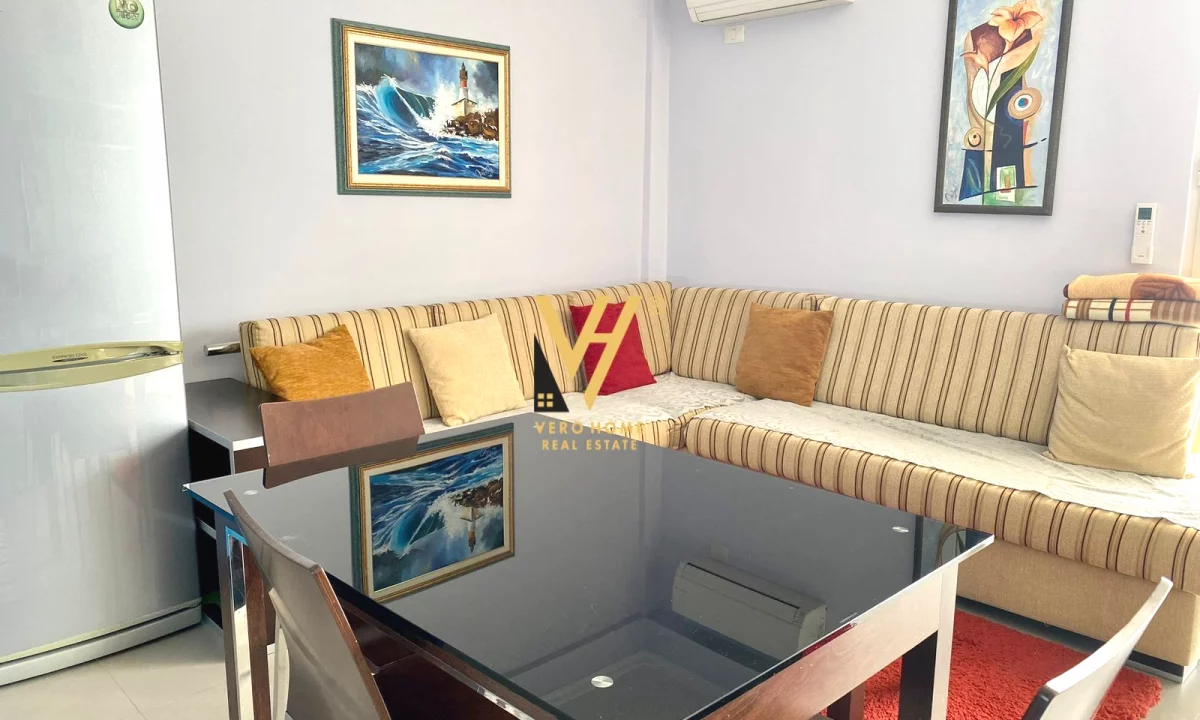 Shtepi ne shitje Apartament ne Durres, 2+1, Mobilimi E mobiluar, Pagesa 300,000  Euro.