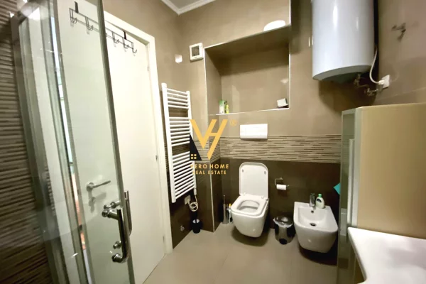 Shtepi ne shitje Apartament ne Durres, 2+1, Mobilimi E mobiluar, Pagesa 300,000  Euro.